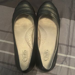 Cliffs By White Mountain Clara Ballet Flats